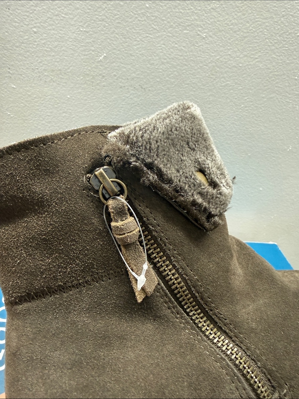 BareTraps WYOMING is Brown Suede Fleece-Cuff Lug Ankle Boot Woman’s Size 7 NWT - Picture 5 of 12